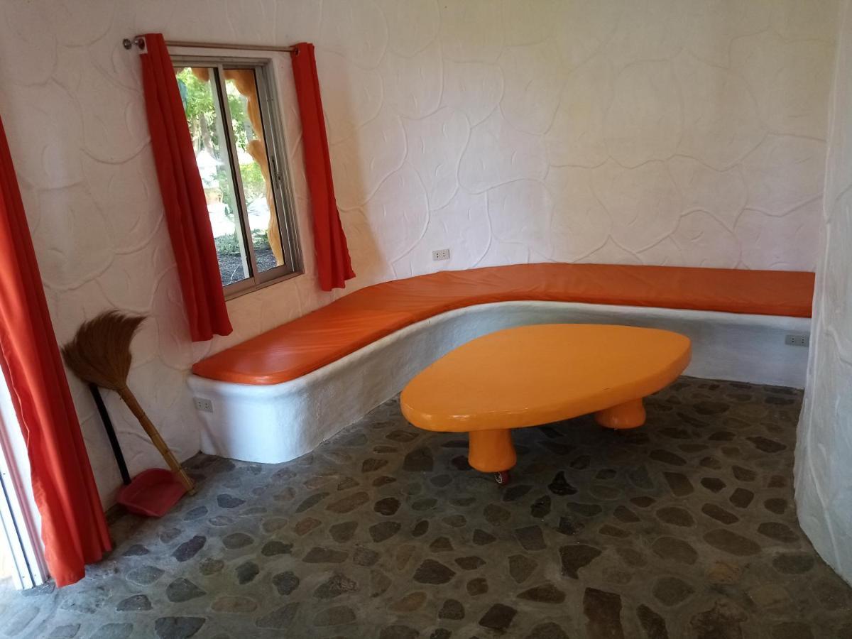 Flintstone Mini-Cave Apartment Poctoy Exterior photo